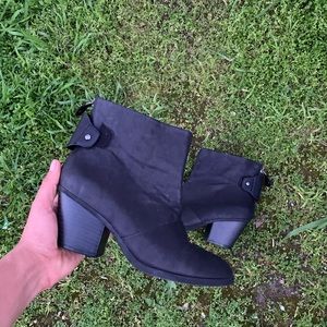 Cute Heeled Booties 🖤